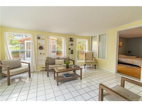 45 Tavener, Picadilly, NB 