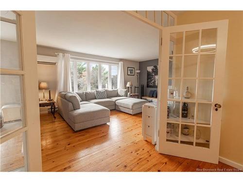 45 Tavener, Picadilly, NB 