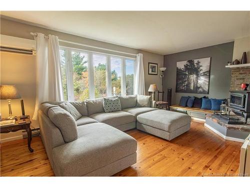 45 Tavener, Picadilly, NB 