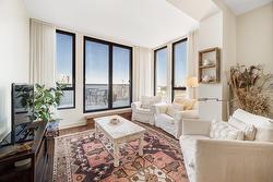 703-3810 Rue St-Antoine O.  Montréal (Le Sud-Ouest), QC H4C 1B4