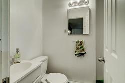 Salle de bains attenante à la CCP - 