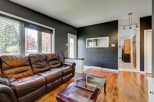 Salon - 451 Boul. Bourassa, Saint-Jérôme, QC - Indoor Photo Showing Living Room