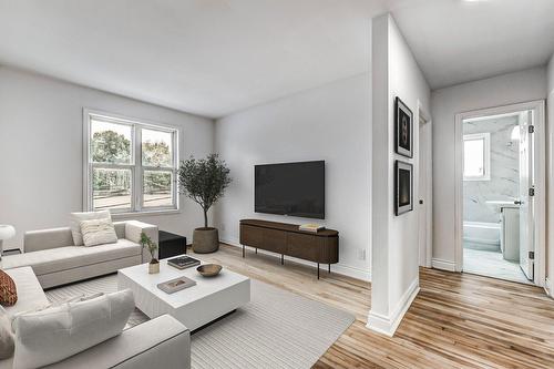 Salon - 6-5 Av. Windsor, Montréal (Lachine), QC - Indoor Photo Showing Living Room