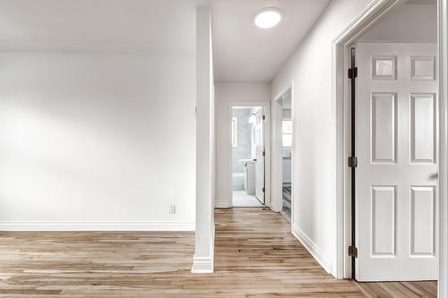 Hall d'entrée/Vestibule - 6-5 Av. Windsor, Montréal (Lachine), QC - Indoor Photo Showing Other Room