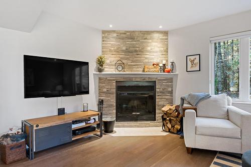 Salon - 1737 Ch. Du Golf, Mont-Tremblant, QC 