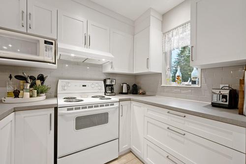 Cuisine - 1737 Ch. Du Golf, Mont-Tremblant, QC 