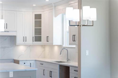 669 Sanderson Rd, Ladysmith, BC 