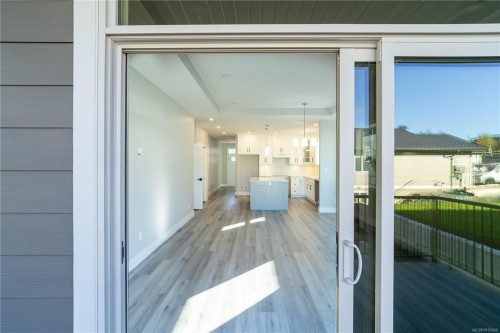 669 Sanderson Rd, Ladysmith, BC 