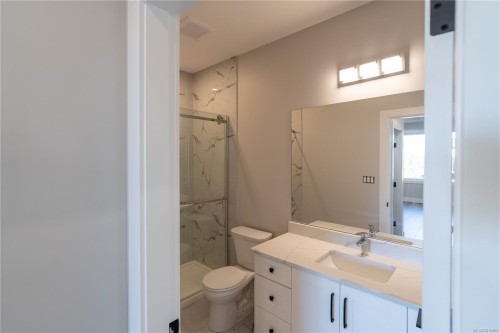 669 Sanderson Rd, Ladysmith, BC 