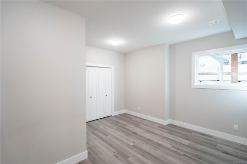 669 Sanderson Rd, Ladysmith, BC 