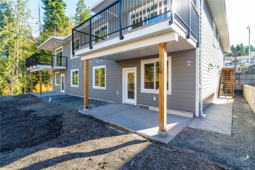 669 Sanderson Rd, Ladysmith, BC 