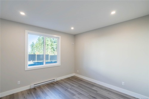 669 Sanderson Rd, Ladysmith, BC 