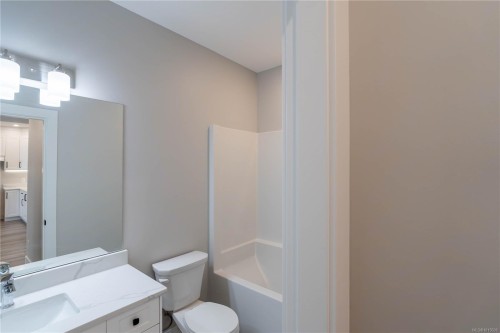 669 Sanderson Rd, Ladysmith, BC 