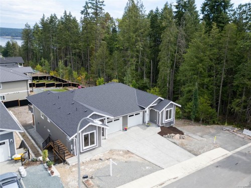 669 Sanderson Rd, Ladysmith, BC 