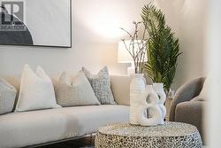 101 - 921 MIDLAND AVENUE  Toronto, ON M1K 4G2