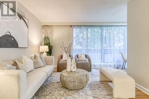 101 - 921 Midland Avenue, Toronto, ON - Indoor Photo Showing Living Room