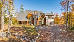 61 Imp. d'Auvergne  Sainte-Agathe-Des-Monts, QC J8C 3G8