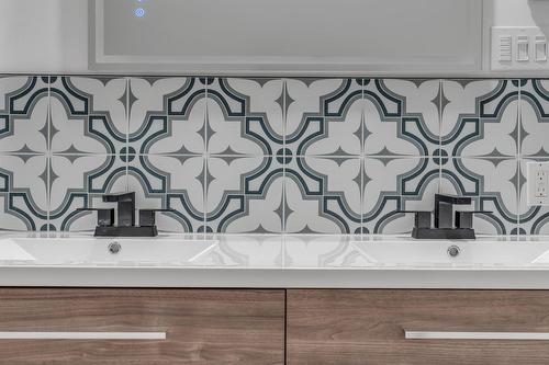 Bathroom - 3081 Av. Des Églises, Lévis (Les Chutes-De-La-Chaudière-Est), QC -  Photo Showing Other Room