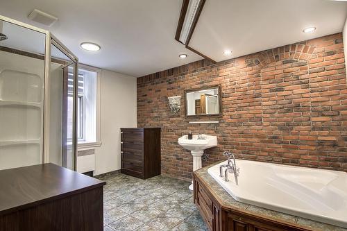 Bathroom - 1846 Rue St-Timothée, Montréal (Ville-Marie), QC 