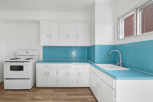 Kitchen - 4018 Rue Mackenzie, Montréal (Côte-Des-Neiges/Notre-Dame-De-Grâce), QC - Indoor Photo Showing Kitchen