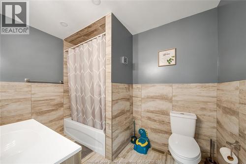 884 Jos Janisse Avenue, Windsor, ON - Indoor Photo Showing Bathroom