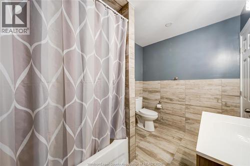 884 Jos Janisse Avenue, Windsor, ON - Indoor Photo Showing Bathroom