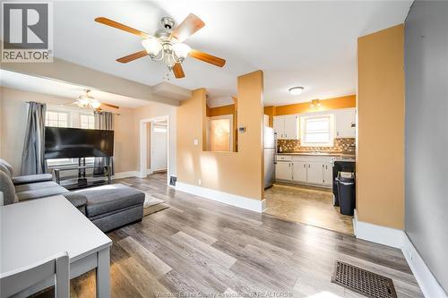 884 Jos Janisse Avenue, Windsor, ON - Indoor Photo Showing Living Room