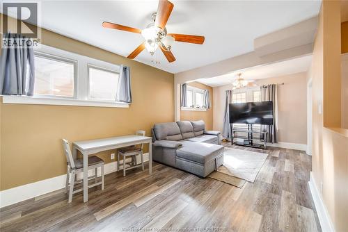 884 Jos Janisse Avenue, Windsor, ON - Indoor Photo Showing Living Room