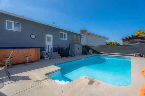 664 Seton Place  Kamloops, BC V2B 1X5