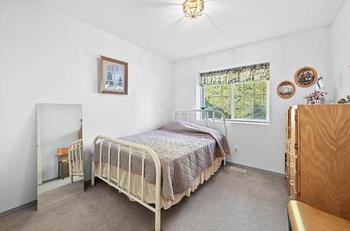 2271 Park Drive, Kamloops, BC - Indoor Photo Showing Bedroom