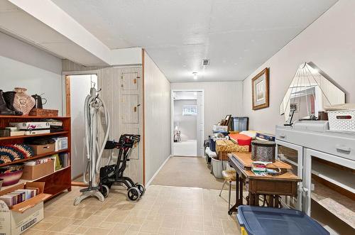 2271 Park Drive, Kamloops, BC - Indoor