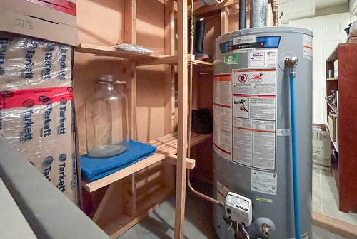 2271 Park Drive, Kamloops, BC - Indoor Photo Showing Basement