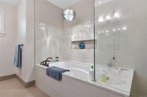 10324 Tsaykum Rd, North Saanich, BC 