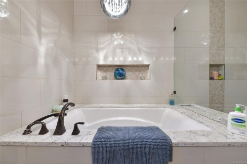 10324 Tsaykum Rd, North Saanich, BC 