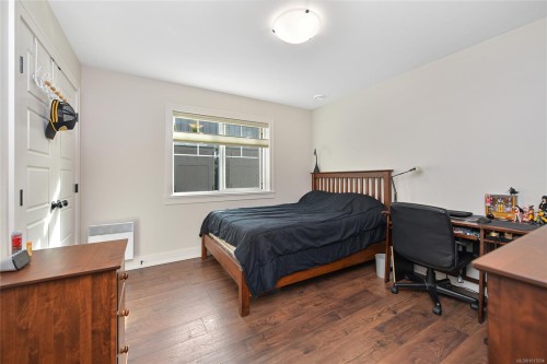 10324 Tsaykum Rd, North Saanich, BC 