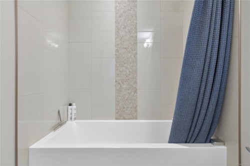 10324 Tsaykum Rd, North Saanich, BC 