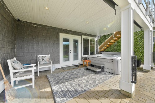 10324 Tsaykum Rd, North Saanich, BC 