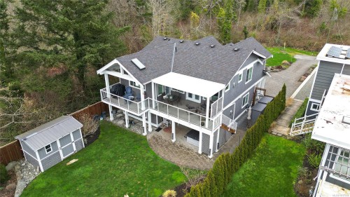 10324 Tsaykum Rd, North Saanich, BC 