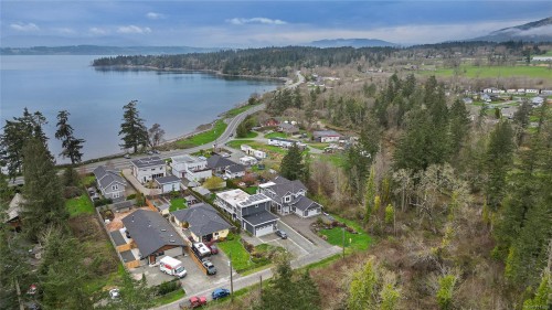 10324 Tsaykum Rd, North Saanich, BC 