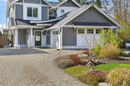 10324 Tsaykum Rd, North Saanich, BC 