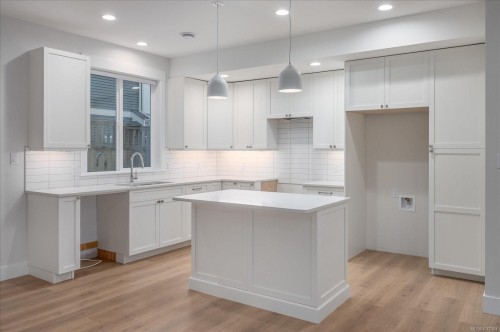 4552 Suncrest Rd, Nanaimo, BC 