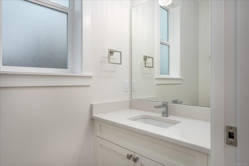 4552 Suncrest Rd, Nanaimo, BC 