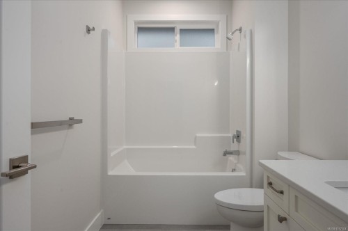 4552 Suncrest Rd, Nanaimo, BC 