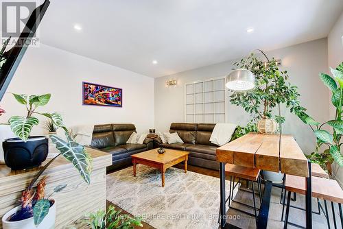 16 - 433 Hyde Park Road, London North (North P), ON - Indoor Photo Showing Living Room