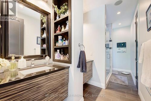 16 - 433 Hyde Park Road, London North (North P), ON - Indoor Photo Showing Bathroom