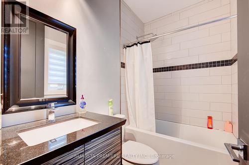 16 - 433 Hyde Park Road, London North (North P), ON - Indoor Photo Showing Bathroom