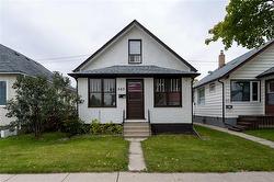 343 Sydney AVE  Winnipeg, MB R2K 1B9