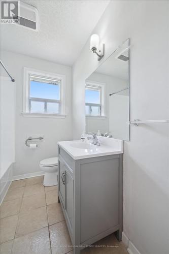 2237 Joyce Street, Burlington, ON - Indoor Photo Showing Bathroom