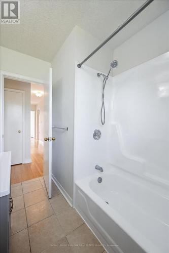 2237 Joyce Street, Burlington, ON - Indoor Photo Showing Bathroom