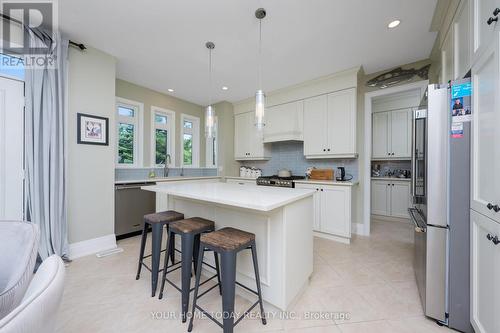 25 View Point Circle, Halton Hills, ON - Indoor Photo Showing Kitchen With Upgraded Kitchen